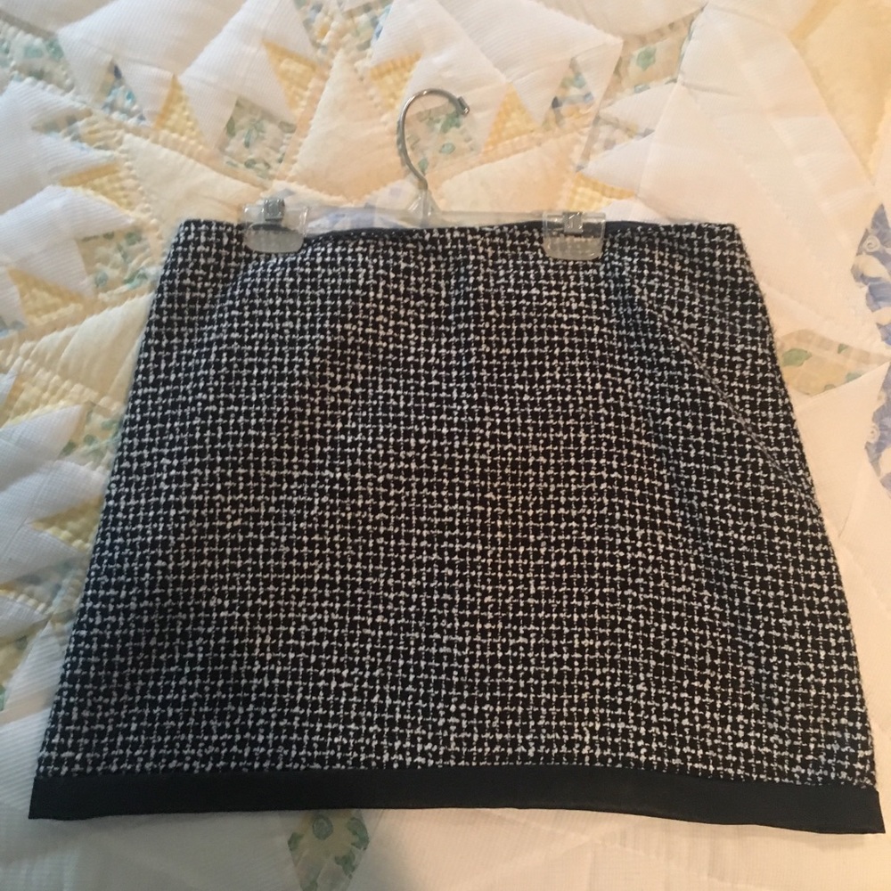 Mini black and white tweed skirt